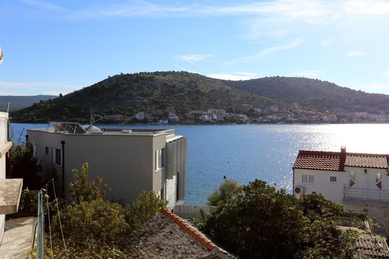 Apartments By The Sea Rogoznica - 10338 エクステリア 写真